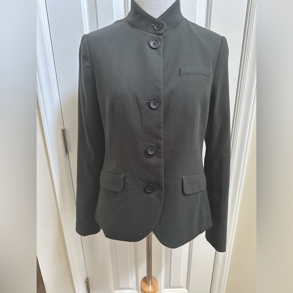 Banana Republic Jackets & Blazers - Banana Republic military blazer women’s size 2